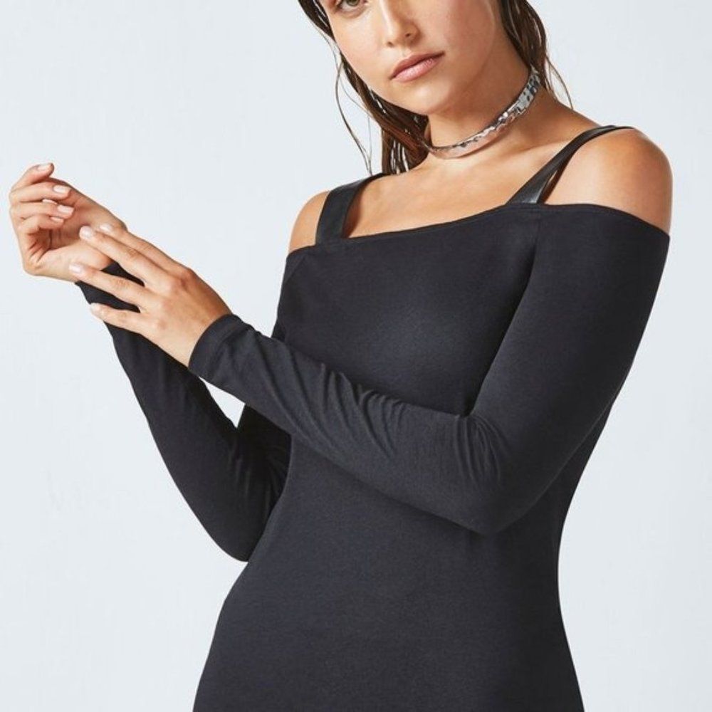 FABLETICS - Khloe Cold Shoulder Long Sleeve Top